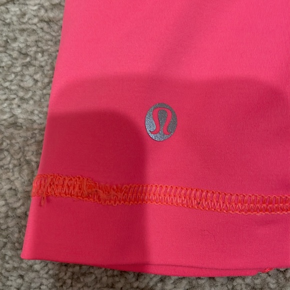 Lululemon - Picture 3 of 3